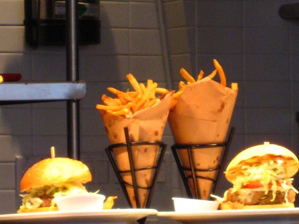 standburger_far